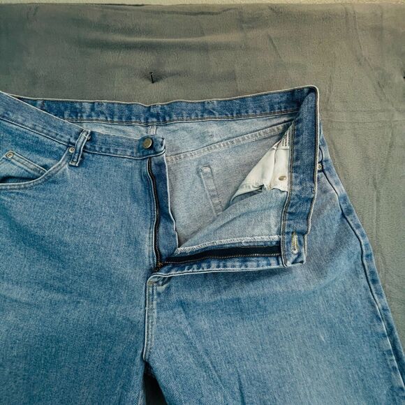 Wrangler Jeans Mens Size 40X32 Lot Of 3 Shades of Blue Relaxed Fit 100% Cotton - Picture 16 of 16
